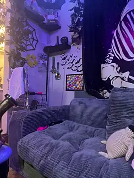 trashbrat online show from April 28, 2:10 am