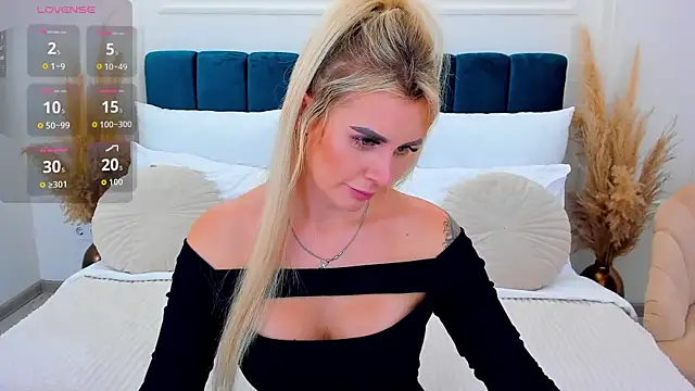 LiluDav online show from December 4, 1:32 pm