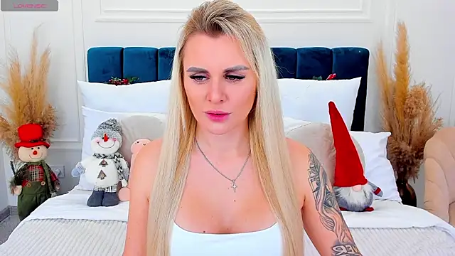 LiluDav online show from December 18, 1:26 pm