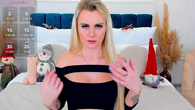 LiluDav online show from December 19, 1:24 pm