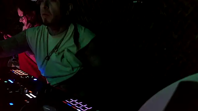 justthetip4209 online show from April 23, 5:36 pm