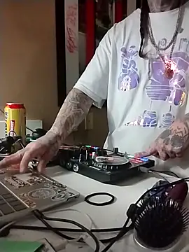 justthetip4209 online show from March 18, 6:17 am