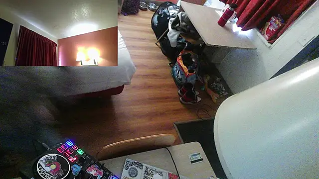 justthetip4209 online show from March 4, 3:37 pm