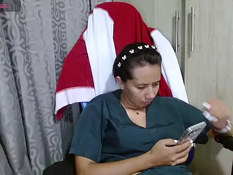 Danielagomez33 online show from May 31, 1:22 am