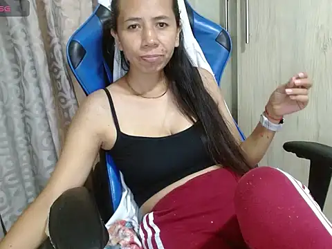 Danielagomez33 online show from April 28, 10:36 pm