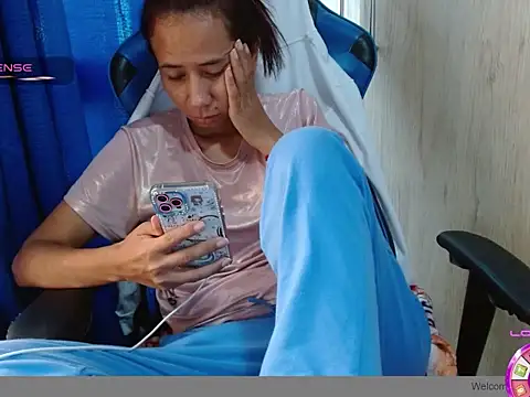 Danielagomez33 online show from February 16, 12:37 pm