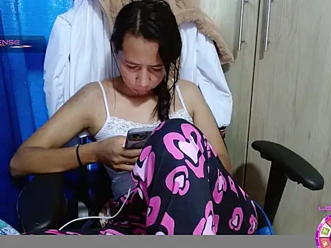 Danielagomez33 online show from March 23, 1:00 pm