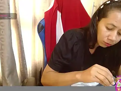 Danielagomez33 online show from April 7, 12:18 pm