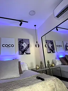 Snapshot of Blue_Angell chatting on December 2, 12:44 am Blue Angell online show from December 2, 12:44 am