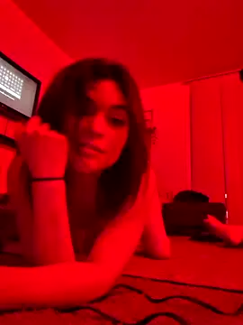 Snapshot of makemesmiley chatting on November 7, 2:49 am makemesmiley online show from November 7, 2:49 am