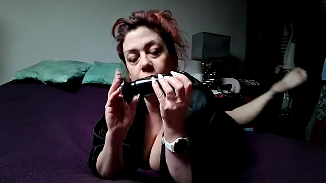 Snapshot of sweetinside_ chatting on February 10, 2:05 pm sweetinside online show from February 10, 2:05 pm