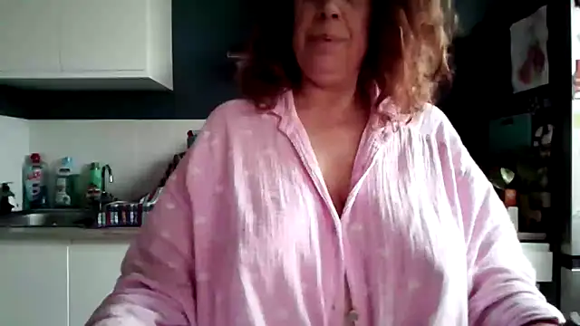 Snapshot of sweetinside_ chatting on December 20, 9:34 am sweetinside online show from December 20, 9:34 am