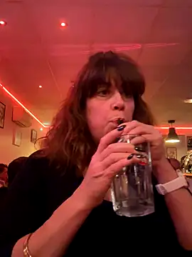 Snapshot of sweetinside_ chatting on December 13, 9:54 pm sweetinside online show from December 13, 9:54 pm