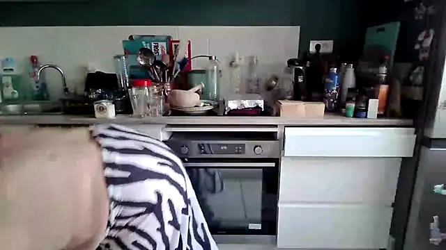 sweetinside  online show from April 13, 9:02 am