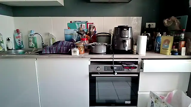 sweetinside  online show from April 5, 6:31 am