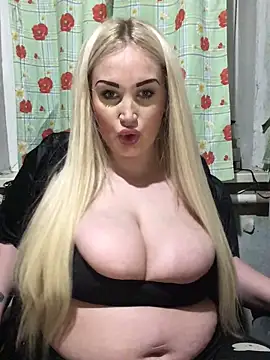 VikiiStoun online show from April 10, 9:00 pm