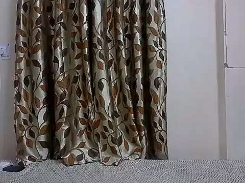 Snapshot of karishma_kappur chatting on February 20, 11:43 pm karishma kappur online show from February 20, 11:43 pm