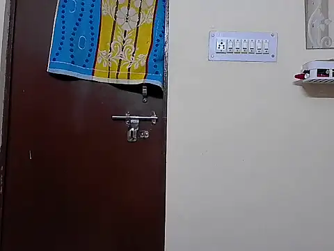 Snapshot of karishma_kappur chatting on February 27, 4:43 pm karishma kappur online show from February 27, 4:43 pm