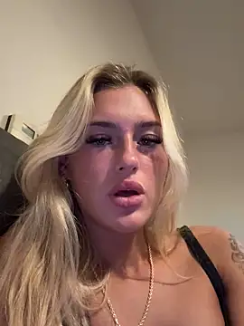 PrettyPrincess69x online show from March 13, 11:30 am