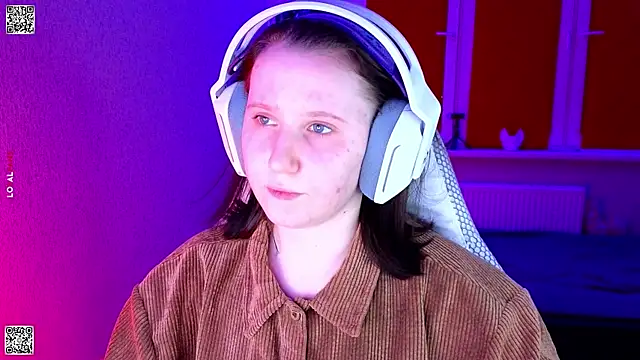 mon lola online show from January 10, 3:51 pm