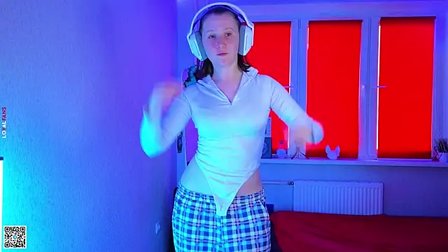 mon lola online show from November 11, 6:52 am