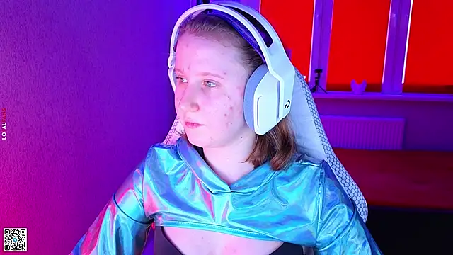 mon lola online show from November 26, 10:15 am