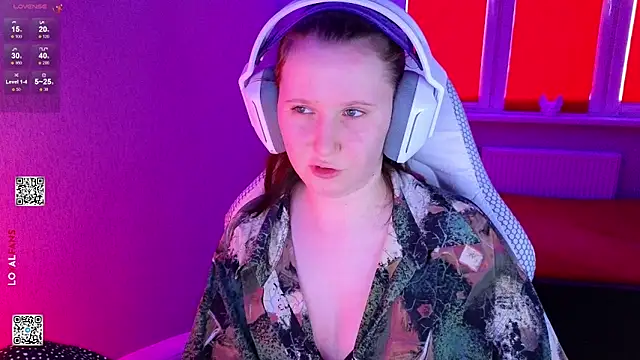 mon lola online show from March 10, 2:10 pm