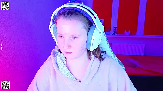 mon lola online show from November 30, 4:52 pm