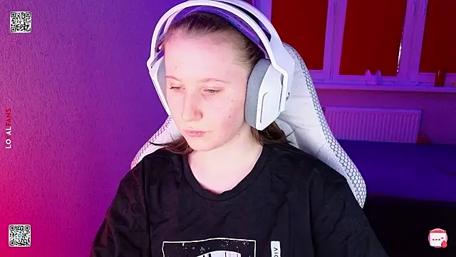 mon lola online show from March 22, 4:52 pm