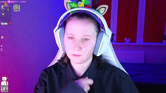 mon lola online show from December 17, 3:39 pm