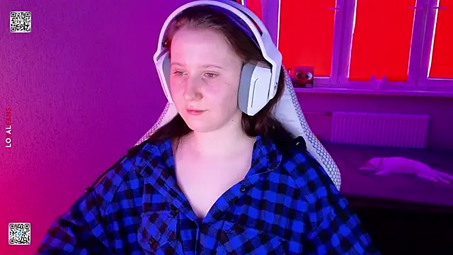 mon lola online show from March 31, 9:22 am