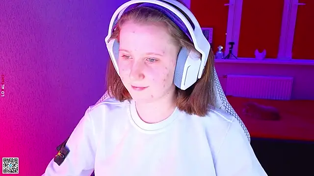 mon lola online show from November 25, 3:34 pm