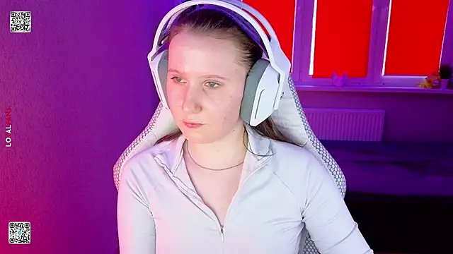 mon lola online show from March 26, 11:08 am