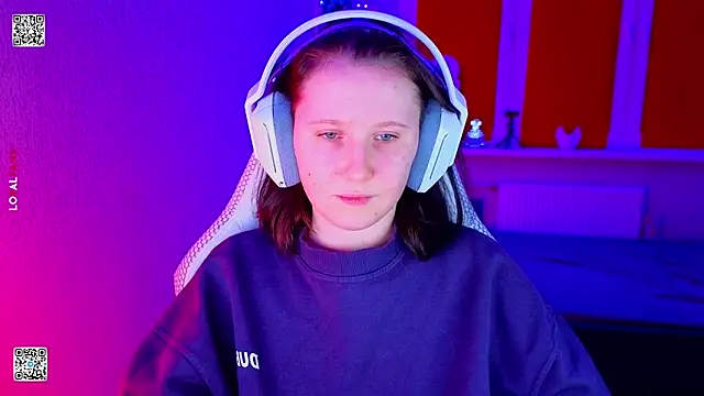 mon lola online show from January 15, 4:43 pm