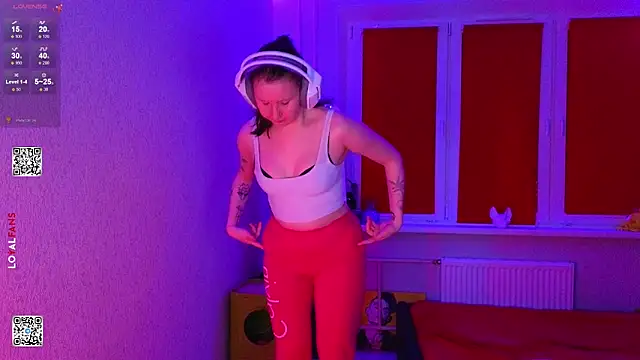 mon lola online show from February 18, 5:09 pm