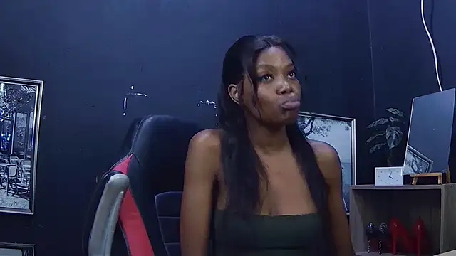 Snapshot of Ebonydivaxxx chatting on September 25, 7:36 am Ebonydivaxxx online show from September 25, 7:36 am