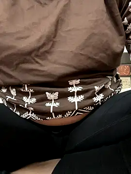 Snapshot of Red-Magic-25 chatting on November 20, 6:36 am Red-Magic-25 online show from November 20, 6:36 am