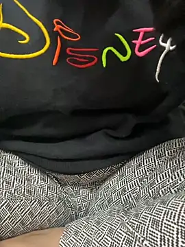 Snapshot of Red-Magic-25 chatting on November 16, 5:56 am Red-Magic-25 online show from November 16, 5:56 am