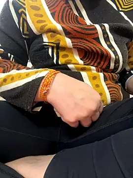 Snapshot of Red-Magic-25 chatting on November 23, 6:56 am Red-Magic-25 online show from November 23, 6:56 am