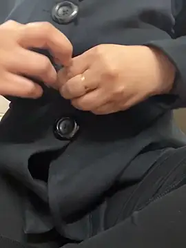 Snapshot of Red-Magic-25 chatting on December 2, 8:05 am Red-Magic-25 online show from December 2, 8:05 am