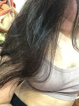 Snapshot of Tanvi_roy98 chatting on February 3, 9:19 am Tanvi roy98 online show from February 3, 9:19 am