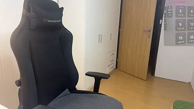 wannaseeyoursmile online show from October 30, 6:12 am