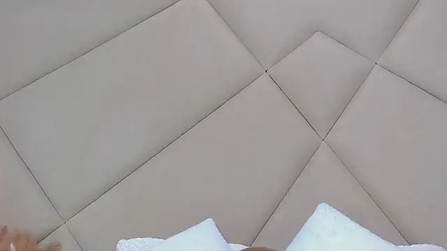 RubyLuxee online show from March 10, 6:05 am