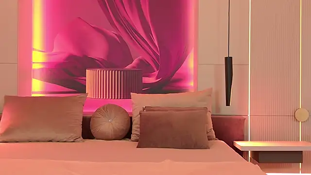 RubyLuxee online show from November 28, 6:24 am