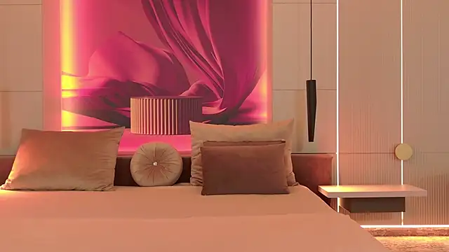 RubyLuxee online show from January 10, 6:09 am