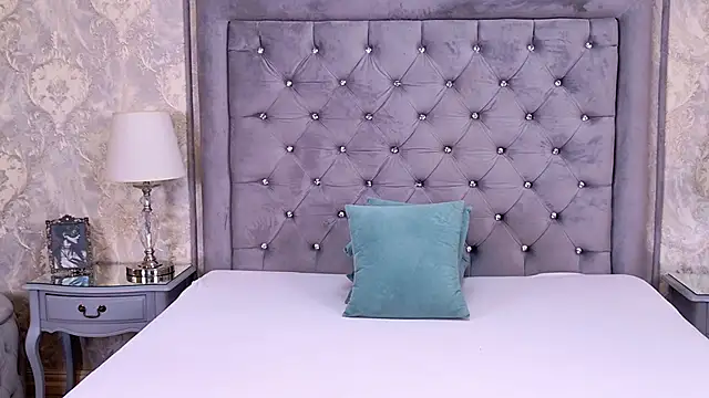 LexiRiley online show from March 4, 6:10 am