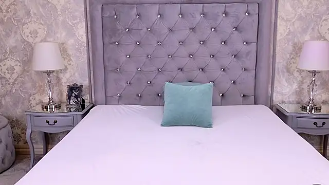 LexiRiley online show from October 28, 6:23 am