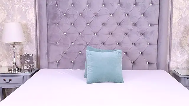 LexiRiley online show from September 14, 4:24 am