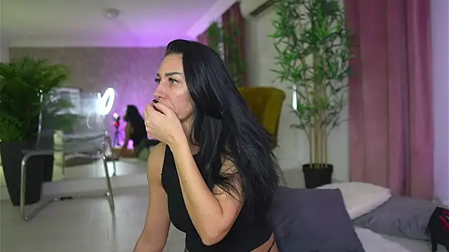 Snapshot of MyaBlack chatting on February 9, 4:10 am MyaBlack online show from February 9, 4:10 am