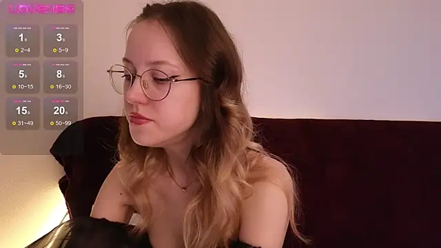 Snapshot of MaryBliss chatting on October 16, 8:28 pm MaryBliss online show from October 16, 8:28 pm
